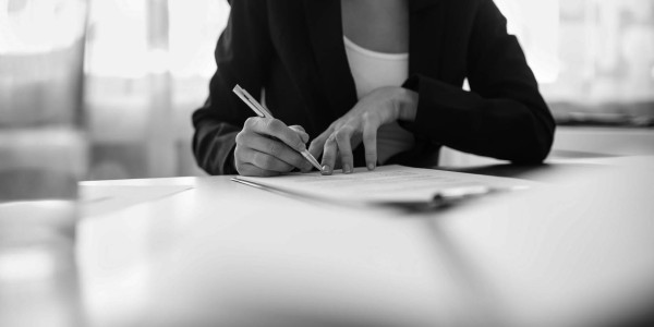 Permisos de Residencia y Trabajo / Visados / Golden Visa Dosrius · Golden Visa Inversión en Deuda Pública